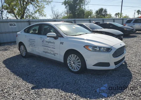 2015 Ford Fusion S Hybrid z USA, uszkodzony, nr VIN 3FA6P0UU3FR106217